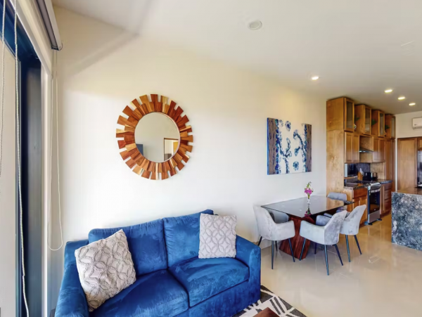 Stunning 2 bedroom with Sea Views