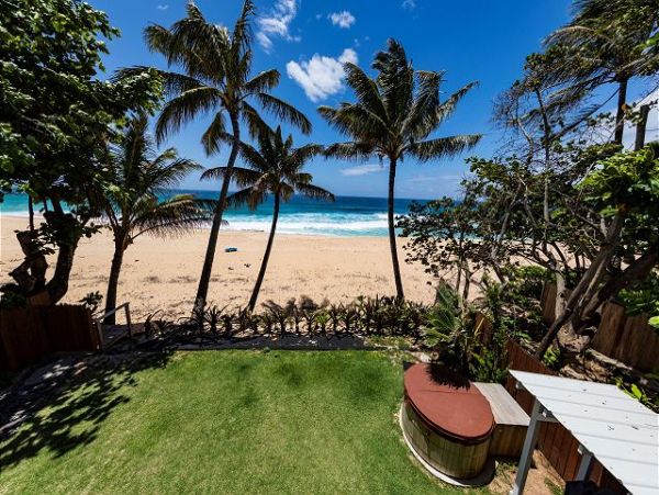 Beautiful 5 Bedroom Home on the Beach with Hot Tub in Sunset Beach