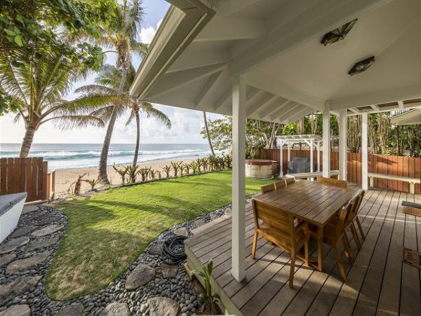 Beautiful 5 Bedroom Home on the Beach with Hot Tub in Sunset Beach