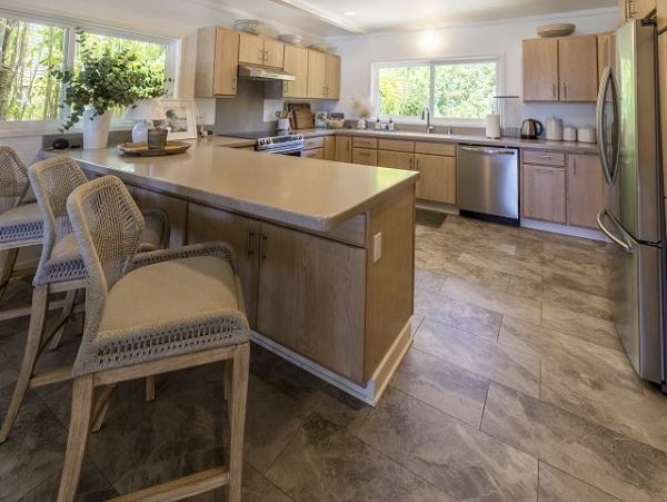 Beautiful 5 Bedroom Home on the Beach with Hot Tub in Sunset Beach