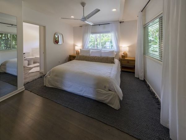 Beautiful 5 Bedroom Home on the Beach with Hot Tub in Sunset Beach