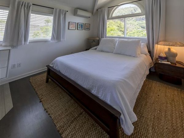 Beautiful 5 Bedroom Home on the Beach with Hot Tub in Sunset Beach