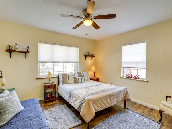 Clearwater Three Bedroom Updated Vacation Rental Sleeps Six