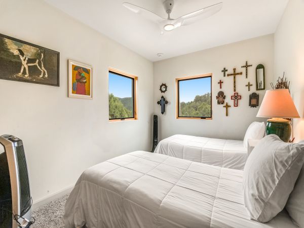 Carbondale Mountain Retreat with 5 Bedrooms