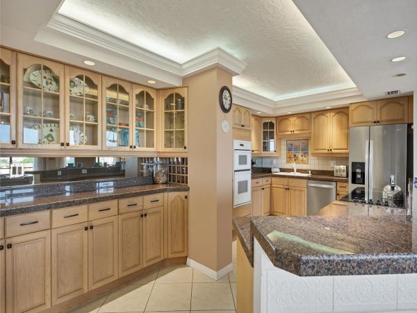 Spacious 3BR Condo on Siesta Key - Steps to the Beach