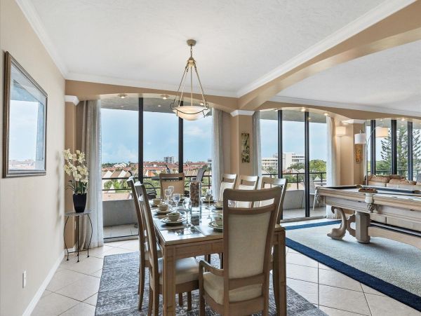 Spacious 3BR Condo on Siesta Key - Steps to the Beach