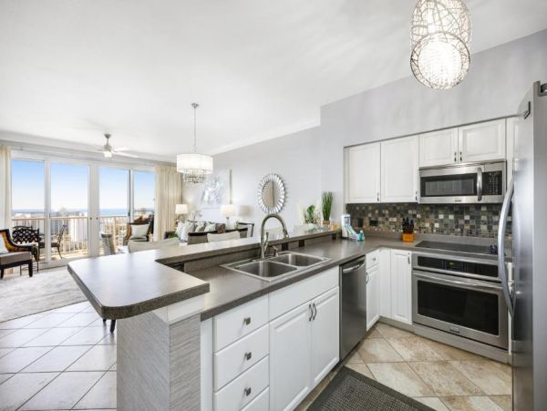 Stunning Destin Penthouse with Amazing Water Views