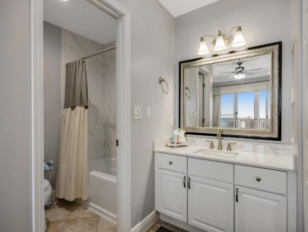 Stunning Destin Penthouse with Amazing Water Views