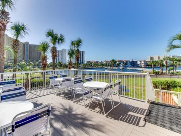 Stunning Destin Penthouse with Amazing Water Views