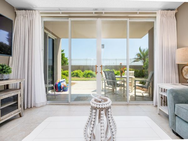 Fort Walton Three Bedroom Beachfront Condo Shared Pool