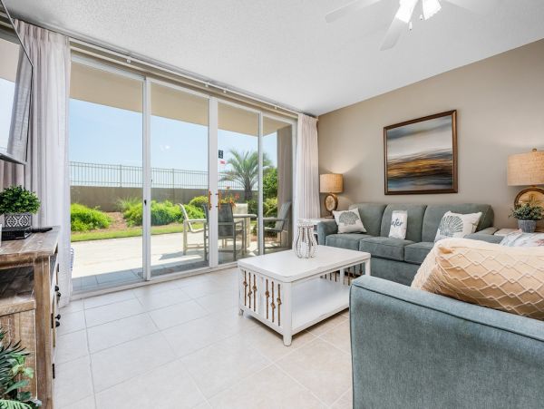 Fort Walton Three Bedroom Beachfront Condo Shared Pool