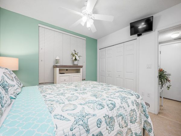 Fort Walton Three Bedroom Beachfront Condo Shared Pool