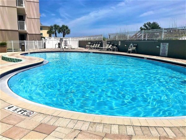 Fort Walton Three Bedroom Beachfront Condo Shared Pool