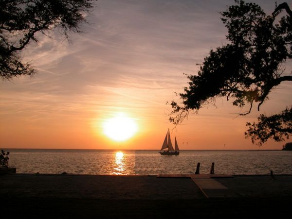 Beachfront 4 Bedroom Vacation Home in Anna Maria Island