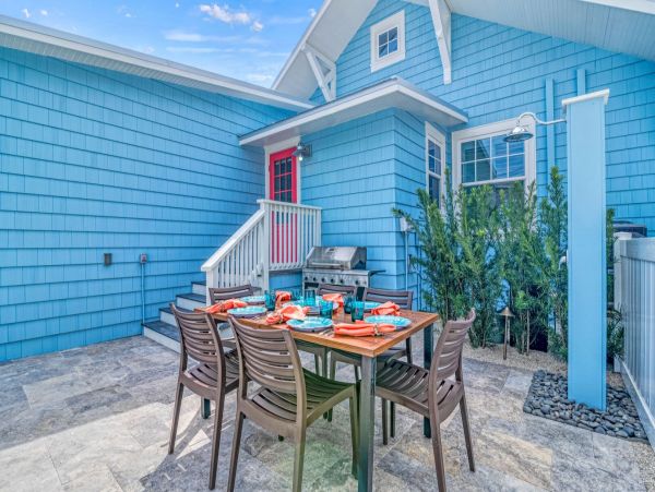 Beachfront 4 Bedroom Vacation Home in Anna Maria Island
