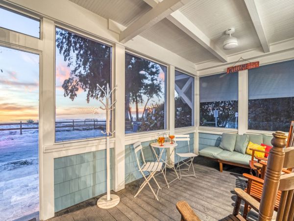Beachfront 4 Bedroom Vacation Home in Anna Maria Island