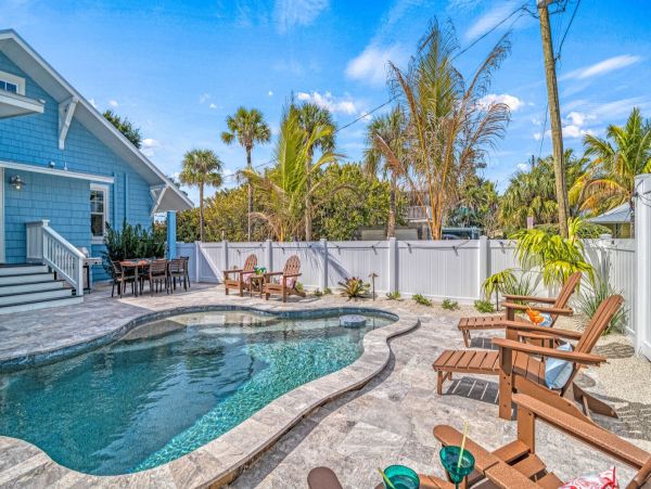 Beachfront 4 Bedroom Vacation Home in Anna Maria Island
