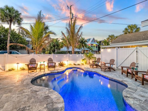 Beachfront 4 Bedroom Vacation Home in Anna Maria Island