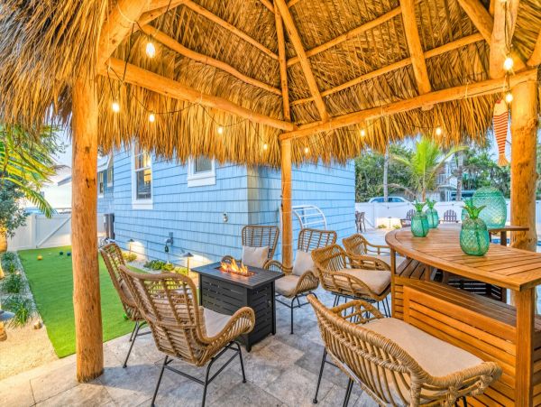 Beachfront 4 Bedroom Vacation Home in Anna Maria Island