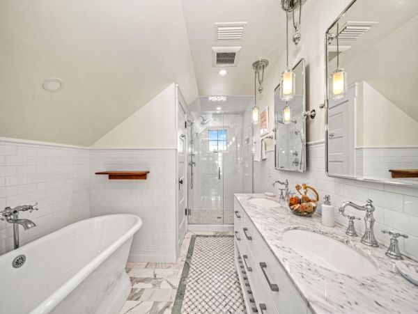 Beachfront 4 Bedroom Vacation Home in Anna Maria Island