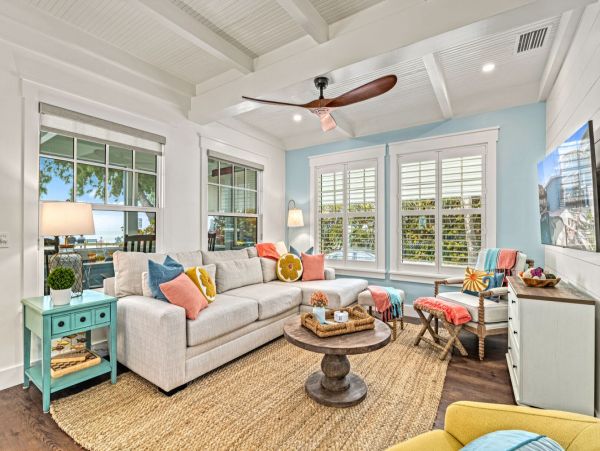 Beachfront 4 Bedroom Vacation Home in Anna Maria Island