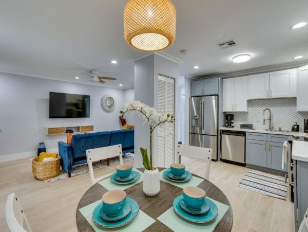 Cozy Two Bedroom Vacation Rental on Delray Beach