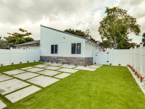 Cozy Two Bedroom Vacation Rental on Delray Beach