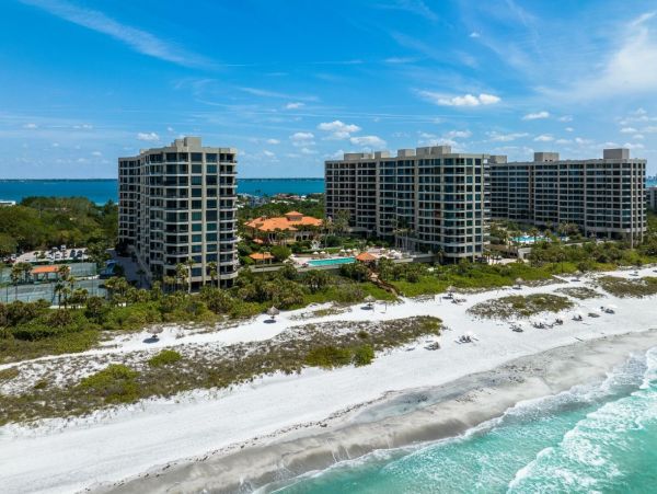 Gulf View Two Bedroom Vacation Rental in Longboat Key
