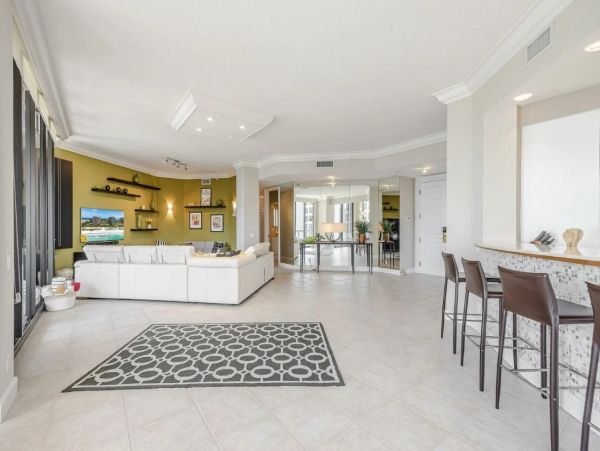 Gulf View Two Bedroom Vacation Rental in Longboat Key