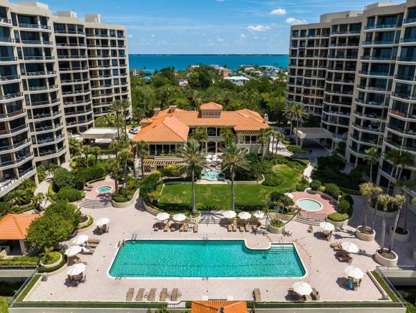 Gulf View Two Bedroom Vacation Rental in Longboat Key