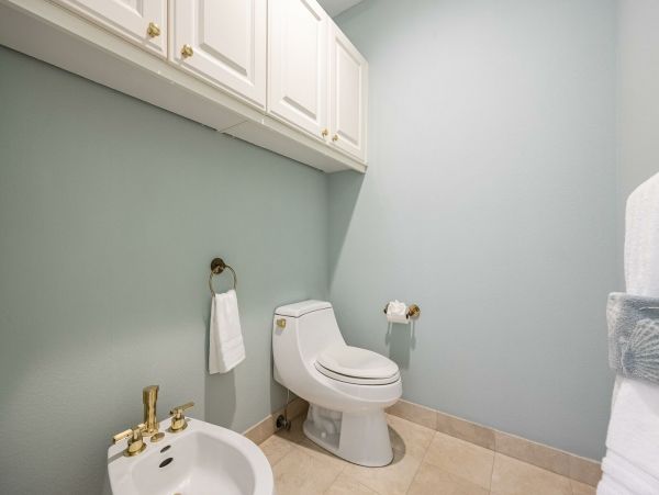 Gulf View Two Bedroom Vacation Rental in Longboat Key