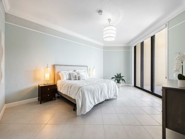 Gulf View Two Bedroom Vacation Rental in Longboat Key