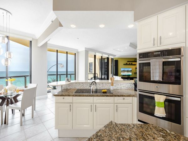 Gulf View Two Bedroom Vacation Rental in Longboat Key