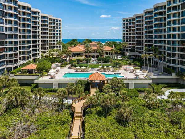 Gulf View Two Bedroom Vacation Rental in Longboat Key