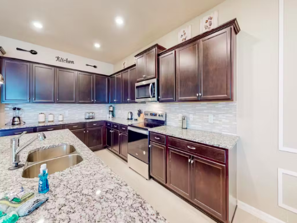 Stunning Home with Pool, Game Room, and Resort Amenities Near Disney
