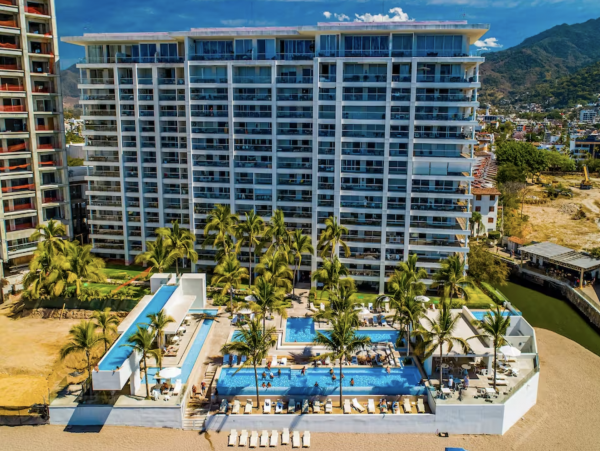Studio with World Class Beach Views