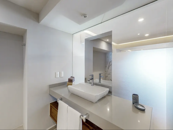 Studio with World Class Beach Views