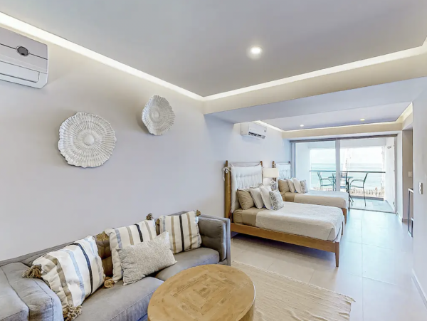 Studio with World Class Beach Views