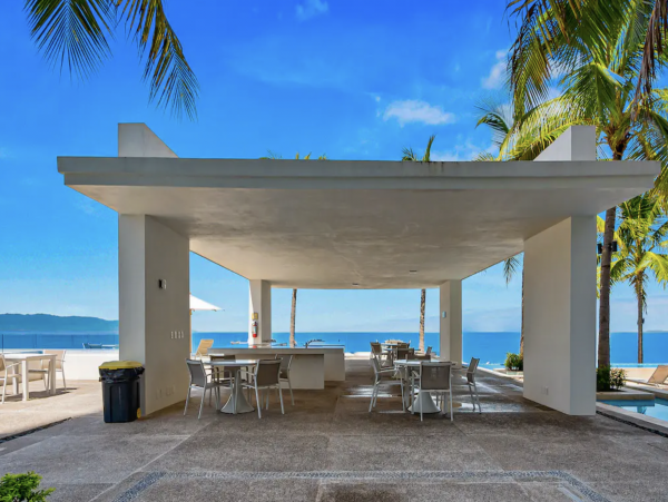Studio with World Class Beach Views