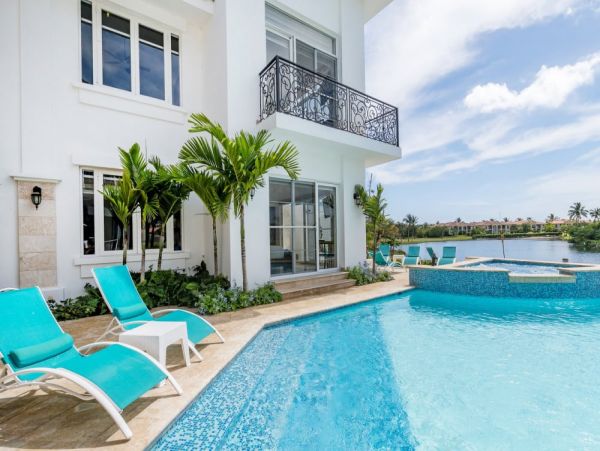 Punta Cana Vacation Home Eight Bedroom Walk to Beach