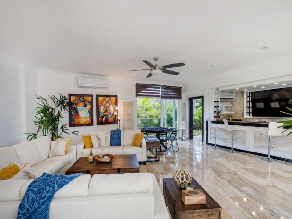 Punta Cana Vacation Home Eight Bedroom Walk to Beach