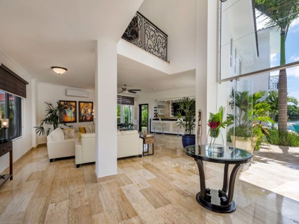 Punta Cana Vacation Home Eight Bedroom Walk to Beach