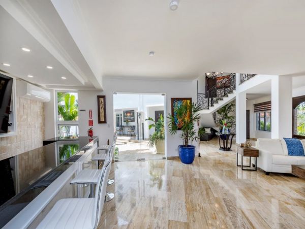 Punta Cana Vacation Home Eight Bedroom Walk to Beach
