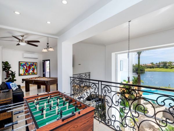 Punta Cana Vacation Home Eight Bedroom Walk to Beach