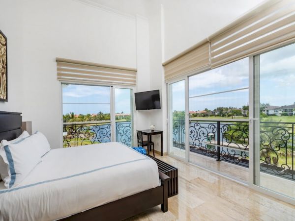 Punta Cana Vacation Home Eight Bedroom Walk to Beach
