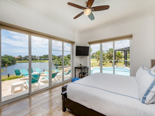 Punta Cana Vacation Home Eight Bedroom Walk to Beach