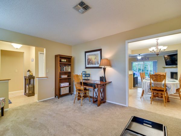4 Bed, 2.5 Bath Vacation Rental Home with Private Pool in Largo