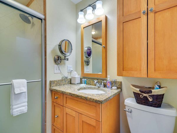 4 Bed, 2.5 Bath Vacation Rental Home with Private Pool in Largo