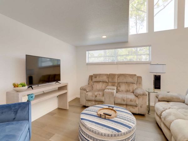 Seminole Lovely Vacation Getaway with 4 Bedrooms Sleeps 12