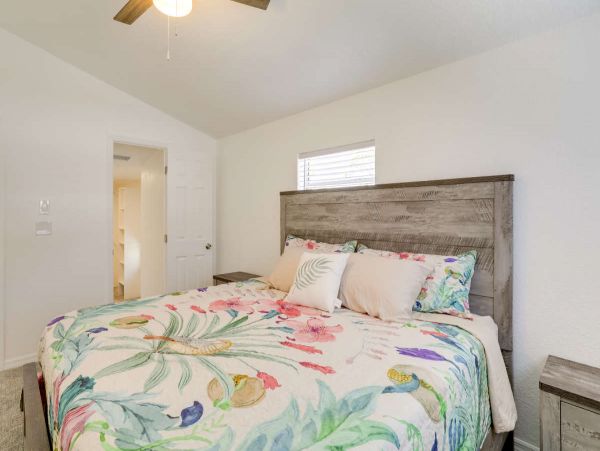 Seminole Lovely Vacation Getaway with 4 Bedrooms Sleeps 12